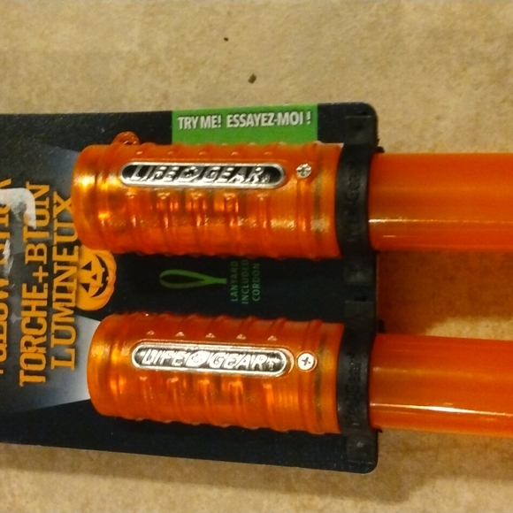 Glow Sticks&Flashlight Set - Picture 3 of 10